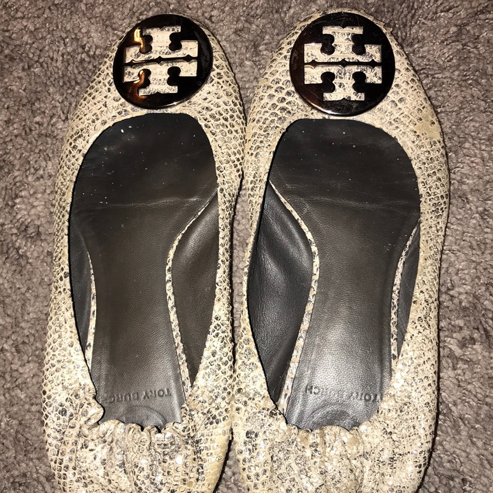 TORY BURCH FLATS *FREE GIFT*